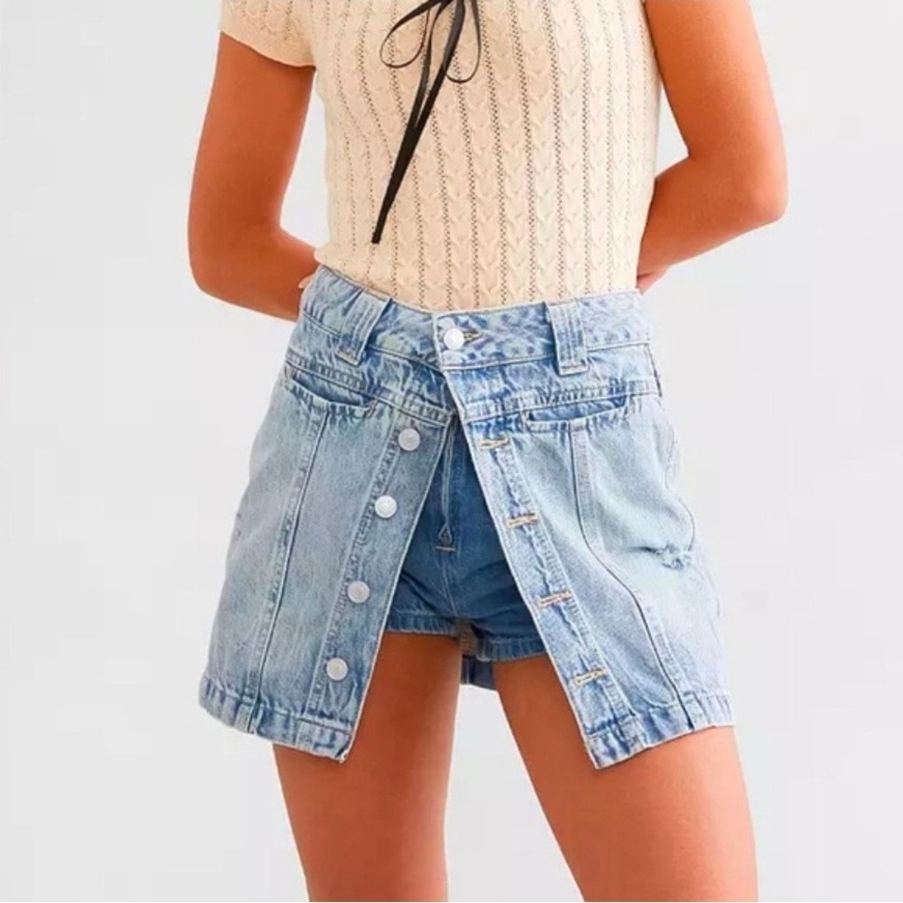 We The Free Free People Denim Skort Blue Light Wash Button Front Distressed 27